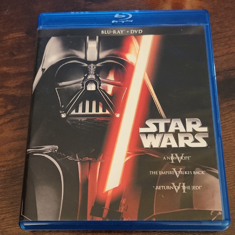 Star Wars IV V VI Blu-ray DVD Set